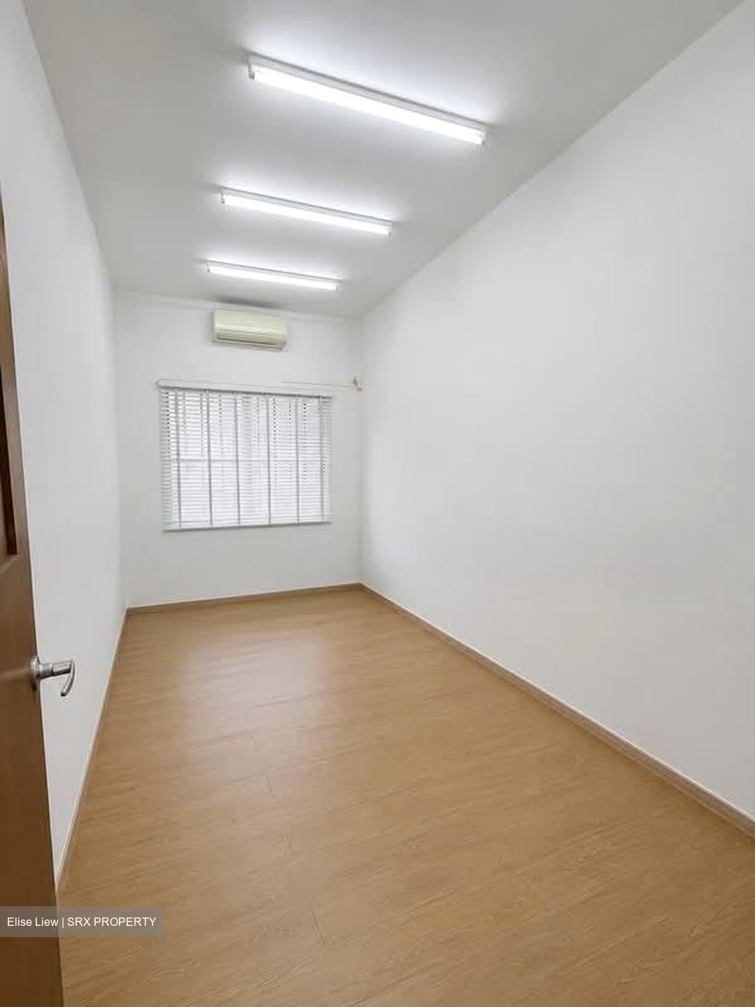 Joo Chiat Road (D15), Shop House #584126911